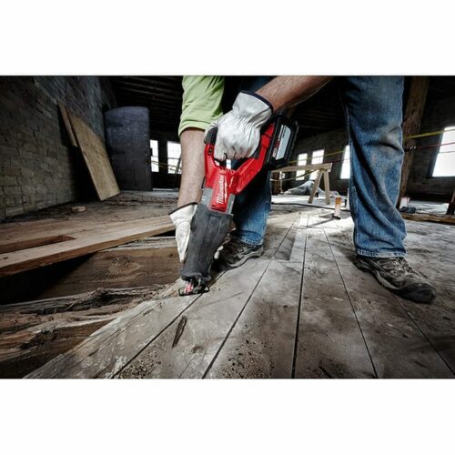 Milwaukee 2722-21HD M18 FUEL™ SUPER SAWZALL® Reciprocating Saw (action view)